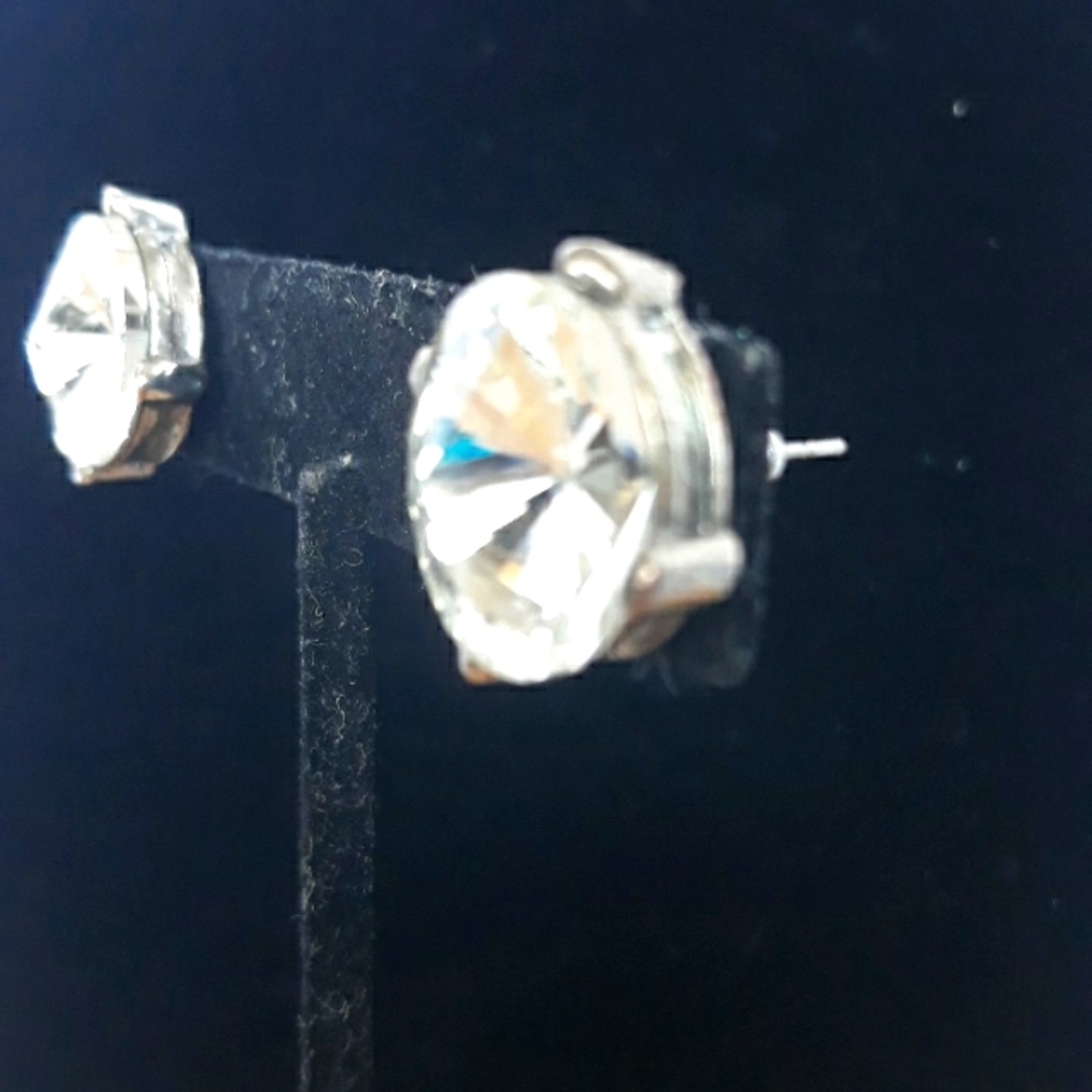Round Silver Plated Clear Crystal Pierced Earrings